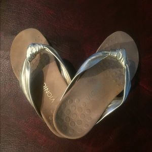 vionic pippa sandals